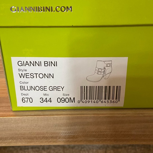 Gianni Bini Westonn
Boots Size 9 - Picture 7 of 7